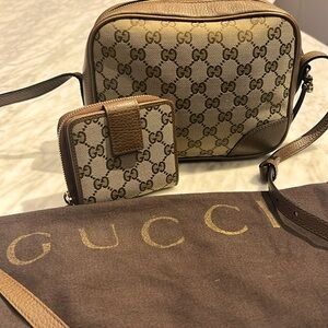 Gucci bag and matching wallet perfect condition authentic